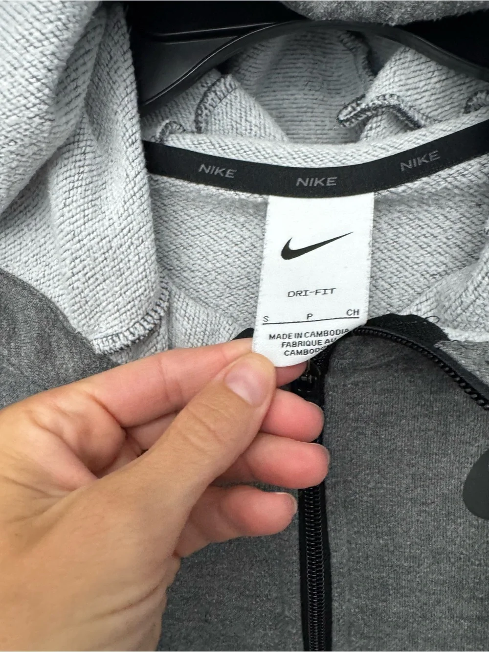 Nike Mens Dri Fit full zip hoodie - size small